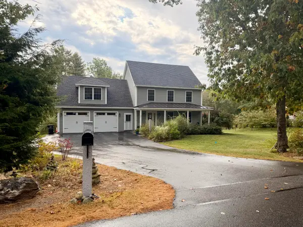 52 Hardy Road, Falmouth, ME 04105
