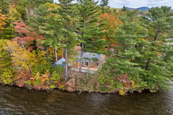 5 Short Street, Peru, ME 04290