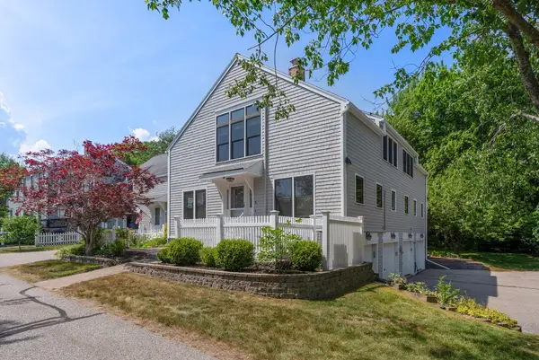 9 Benjamin Hubbard Lane #9, Kennebunk, ME 04043
