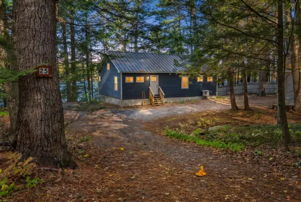 25 Gifford Place, Oakland, ME 04963