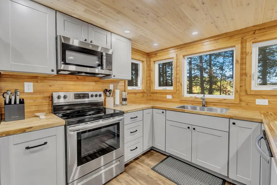 25 Gifford Place, Oakland, ME 04963 - #3