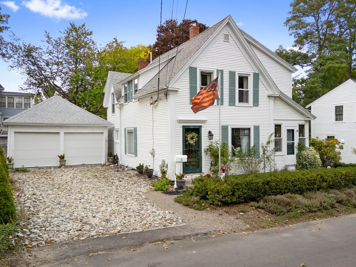 11 Grove Street, Rockland, ME 04841 - #1