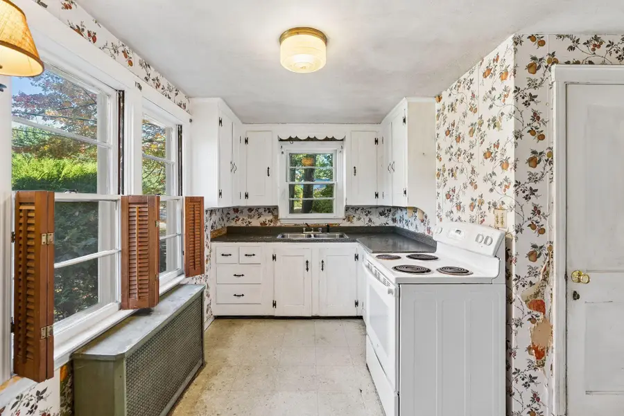 13 Allen Avenue Extension, Falmouth, ME 04105 - #3