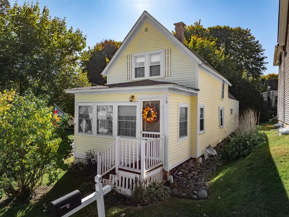 19 Lemon Street, Veazie, ME 04401 - #1