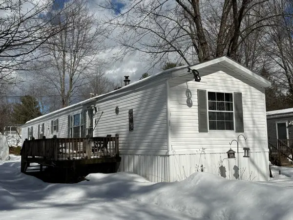 13 Lynewood Drive, Norway, ME 04268