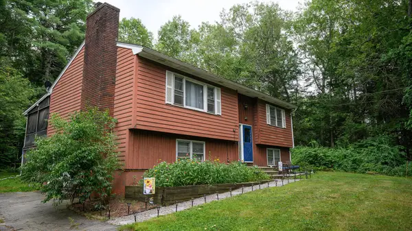 63 Mallett Drive, Topsham, ME 04086