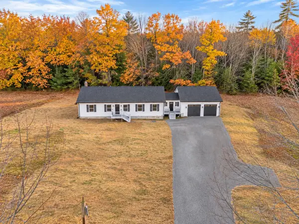 202 Readfield Road, Winthrop, ME 04364