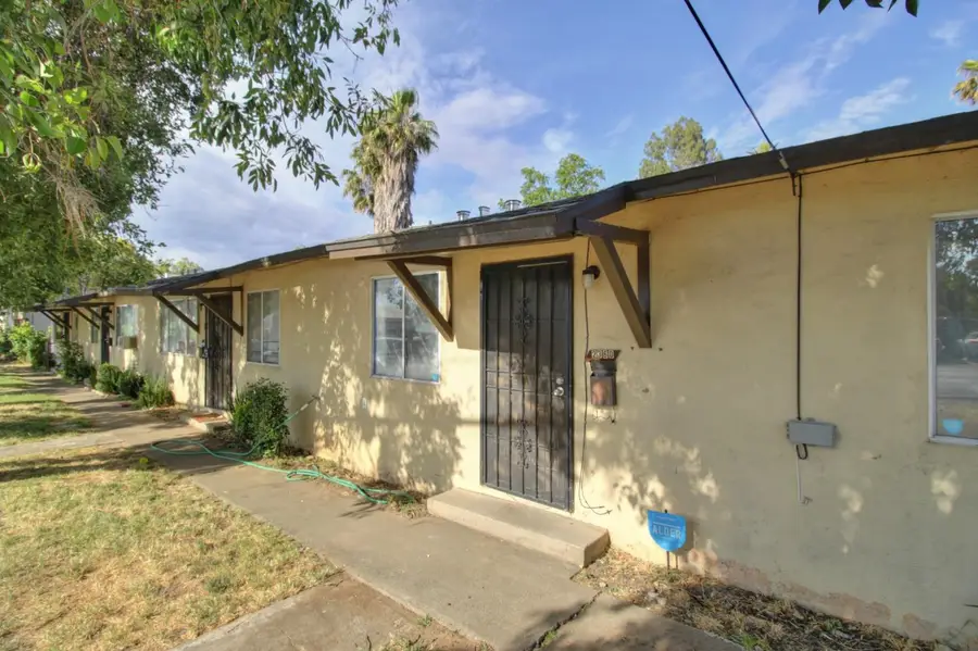 2372 Albatross Way, Sacramento, CA 95815 - Image #2