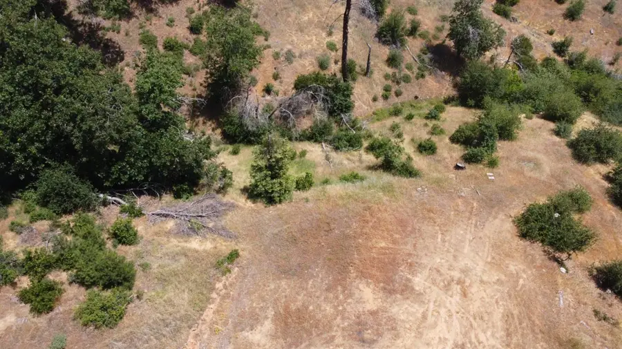 10255 Carrousel Drive, Redding, CA 96001 - Image #3