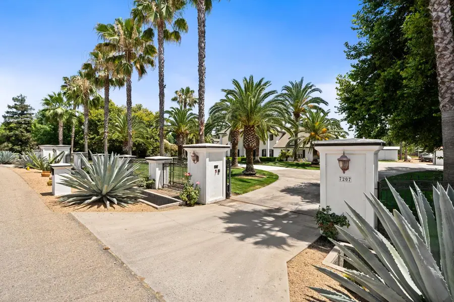 7207 E Bremer Avenue, Fresno, CA 93737 - Image #2