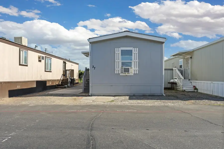 555 Moffat Blvd #37, Manteca, CA 95336 - Image #3