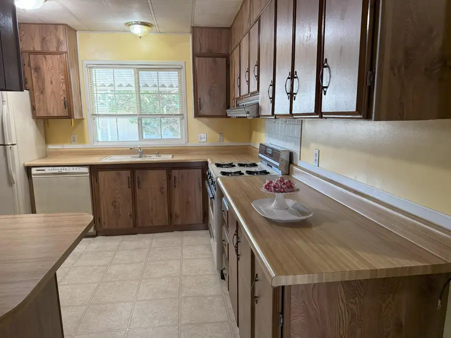 131 Hibiscus, Sacramento, CA 95828 - Image #3