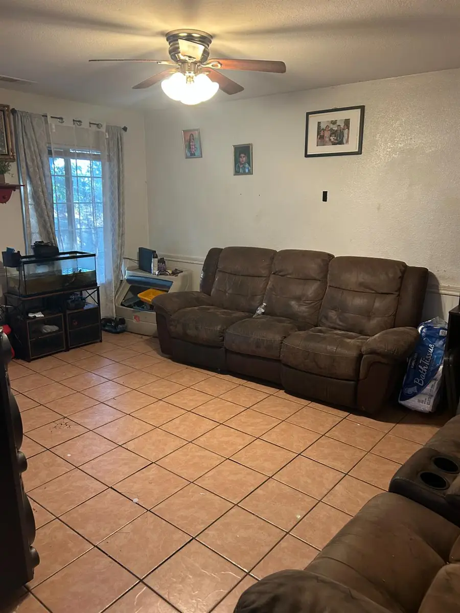 928 Santa Fe Avenue, Modesto, CA 95351 - Image #3