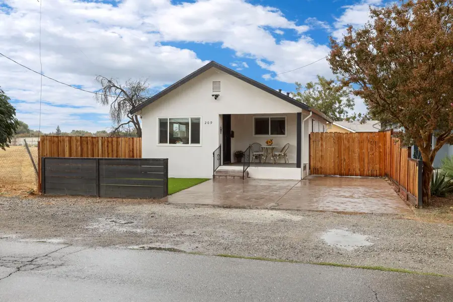 209 E 3rd St., Tracy, CA 95376 - Image #2