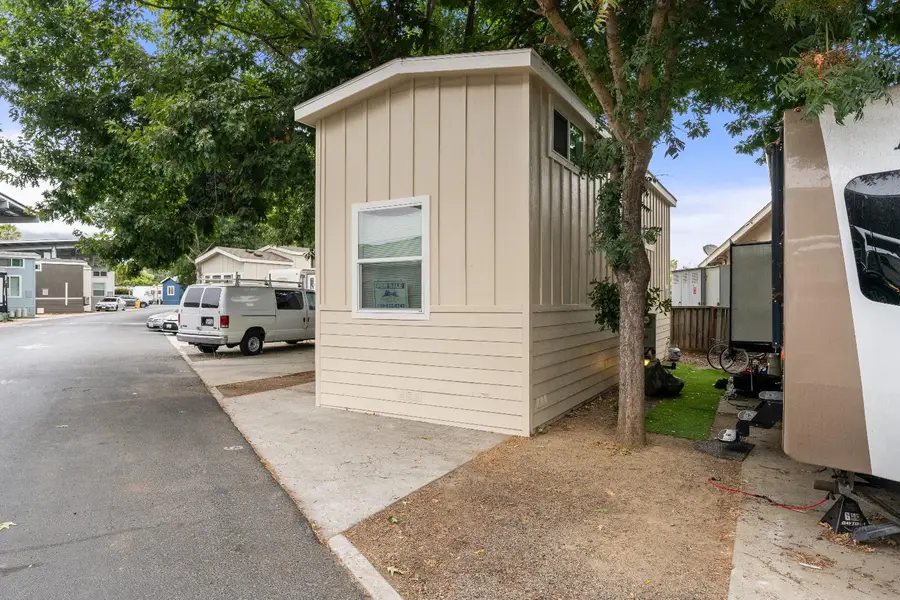 5878 Garlic Farms Dr #9, Gilroy, CA 95020 - Image #2