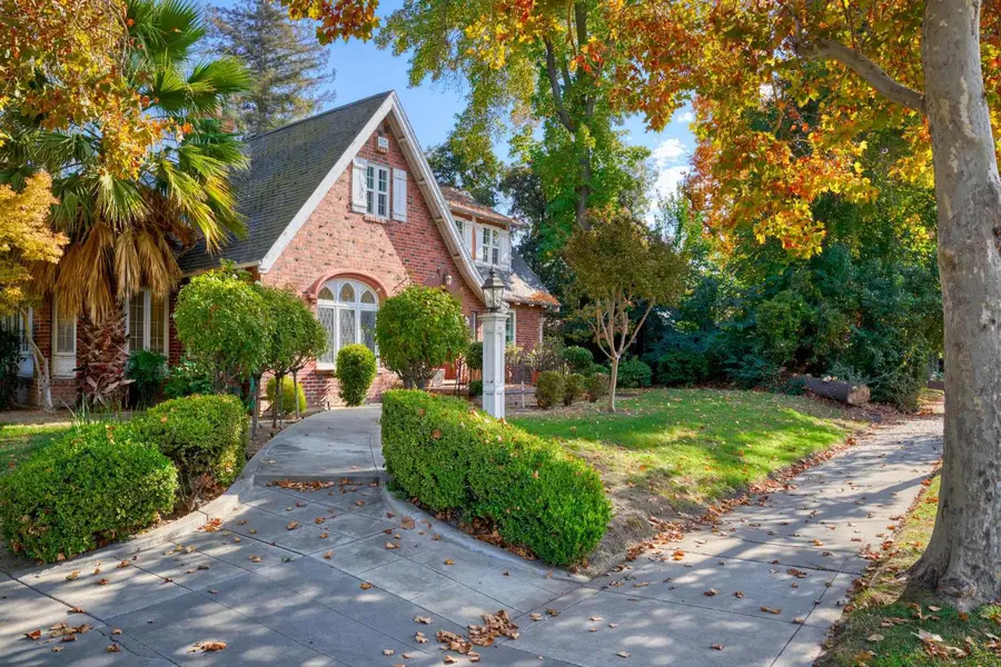 1046 N Pershing Avenue, Stockton, CA 95203 - Image #2