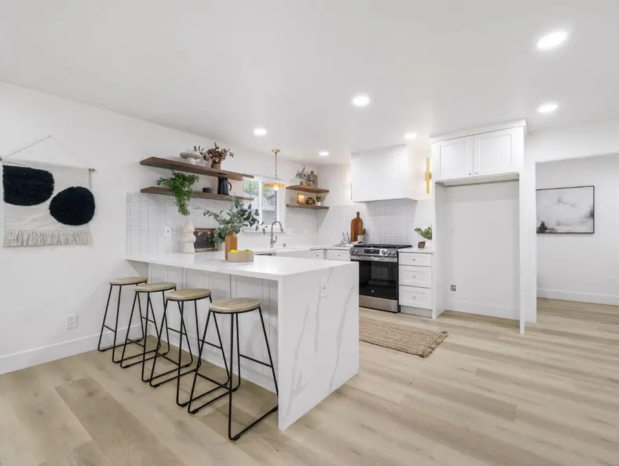 7170 Westmoreland Way, Sacramento, CA 95831 - Image #2