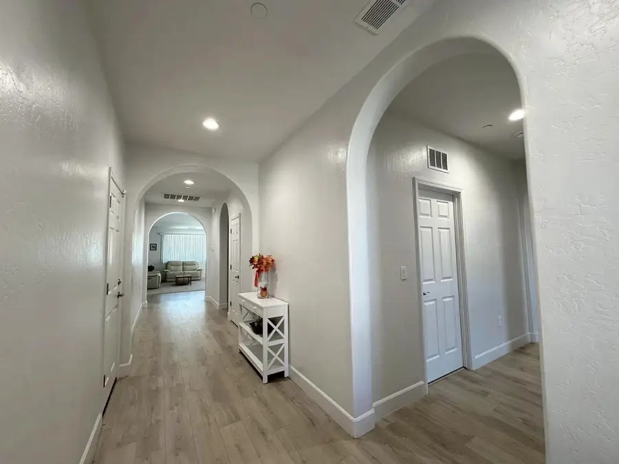 1405 W Tyler Court, Visalia, CA 93291 - Image #3