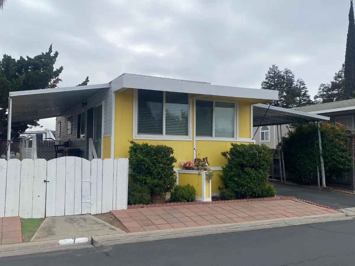 1830 E Yosemite Avenue #7, Manteca, CA 95336 - Image #1