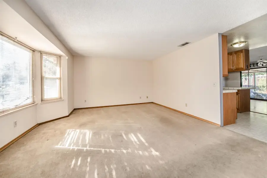 20 W Clover Street, Woodland, CA 95695 - Image #3