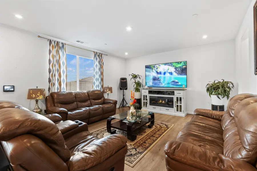 6848 Kilamanjaro Way, Stockton, CA 95219 - Image #2