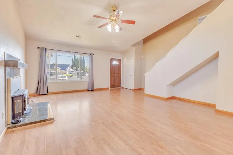 831 Mesa Court, Los Banos, CA 93635 - Image #2