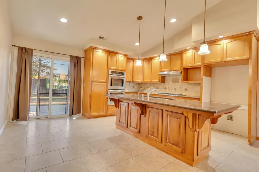 831 Mesa Court, Los Banos, CA 93635 - Image #3