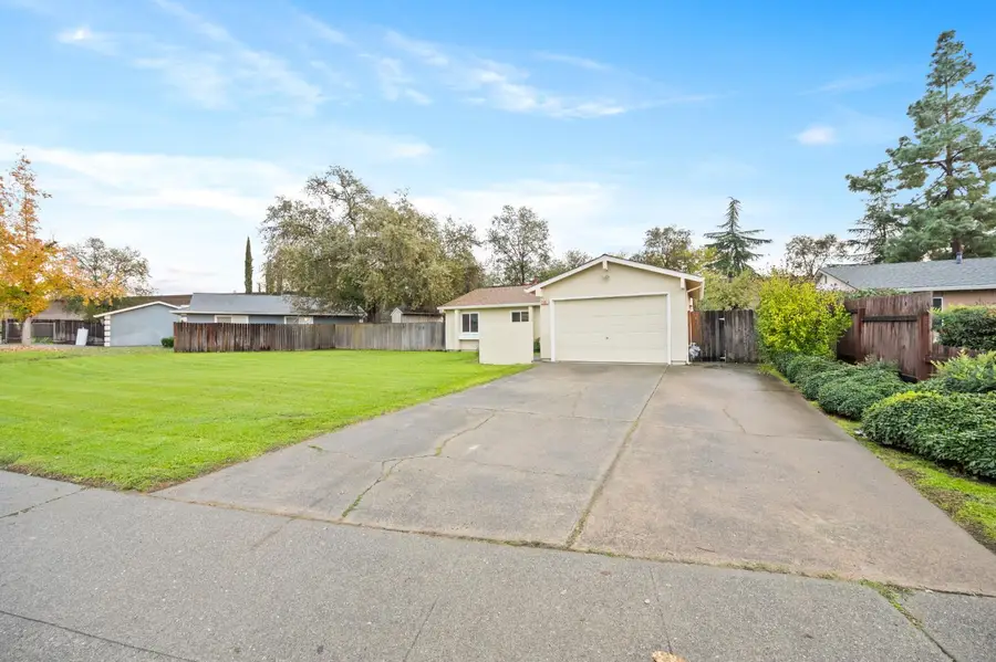 5846 Pikes Peak Way, Sacramento, CA 95842 - Image #2
