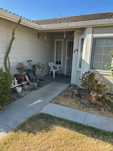 1007 Acaciawood Court, Los Banos, CA 93635 - Image #2