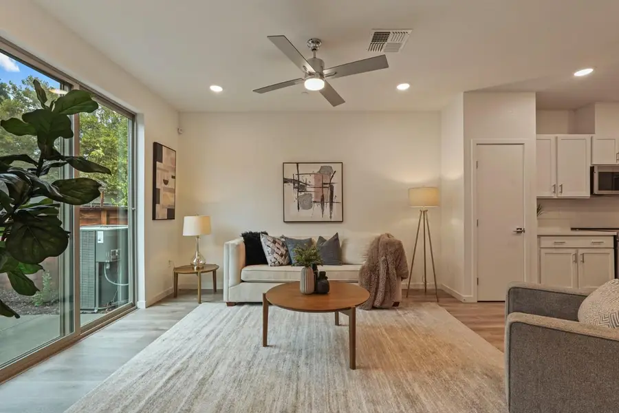 6141 Bridgecross Drive, Sacramento, CA 95835 - Image #2