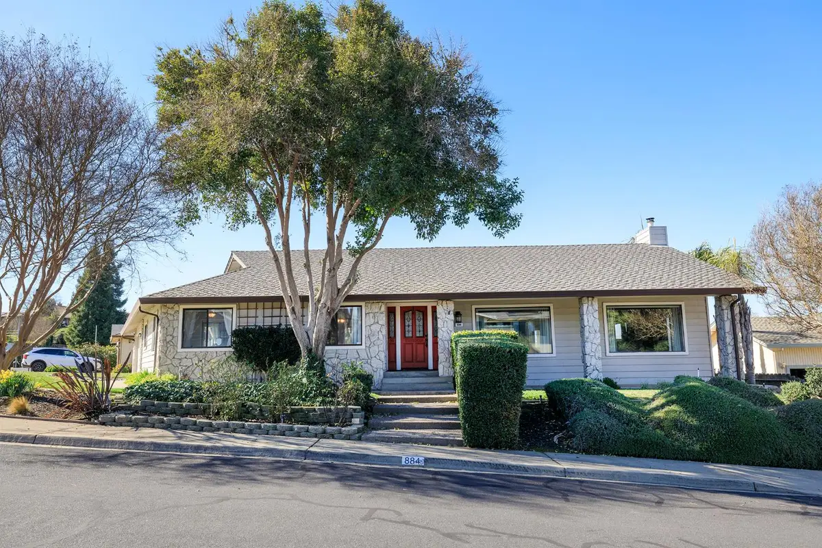 884 Hillswood Court, Oakdale, CA 95361 - Image #1