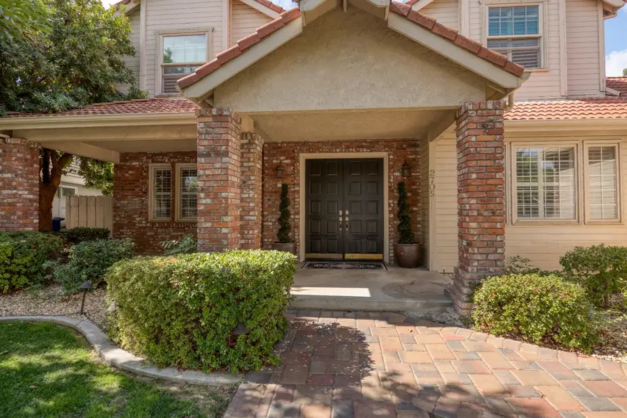 2705 Lake Front Court, Modesto, CA 95355 - Image #2