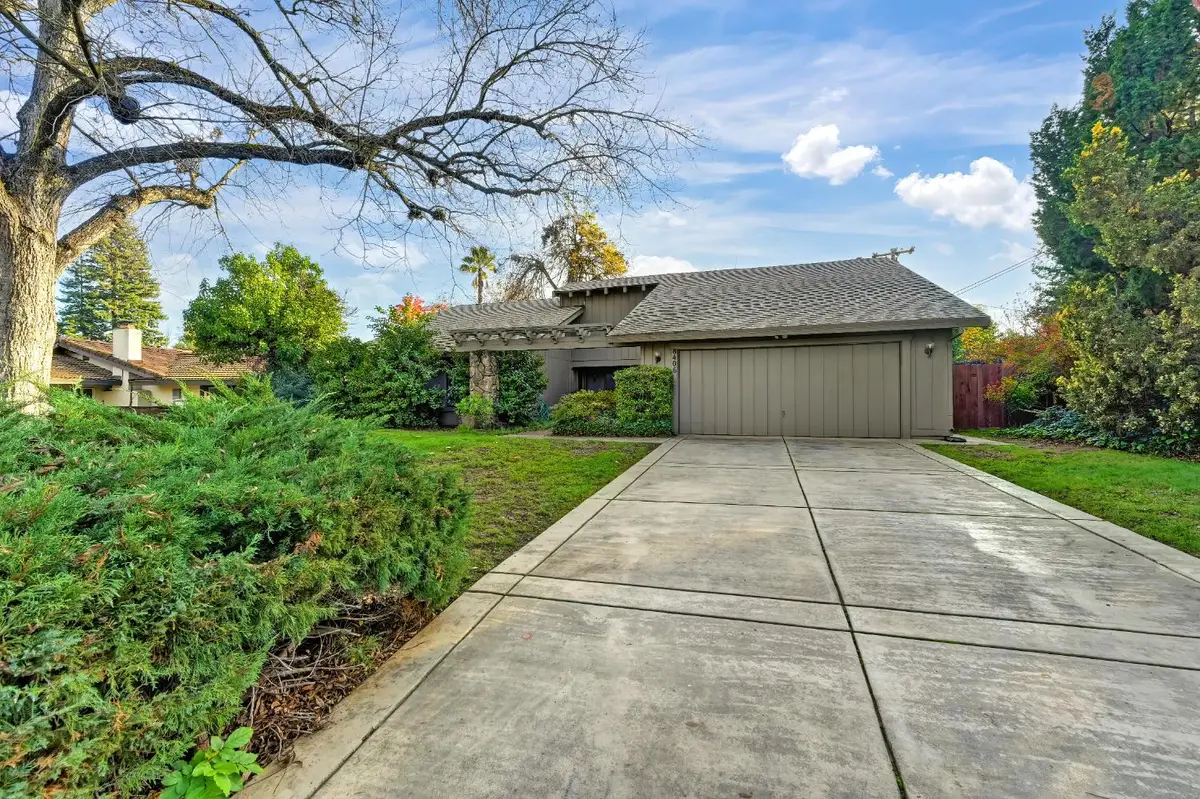 8406 Arbutus Way, Fair Oaks, CA 95628 - Image #1