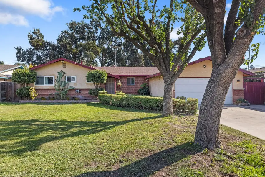 646 S Redwood Drive, Visalia, CA 93277 - Image #2