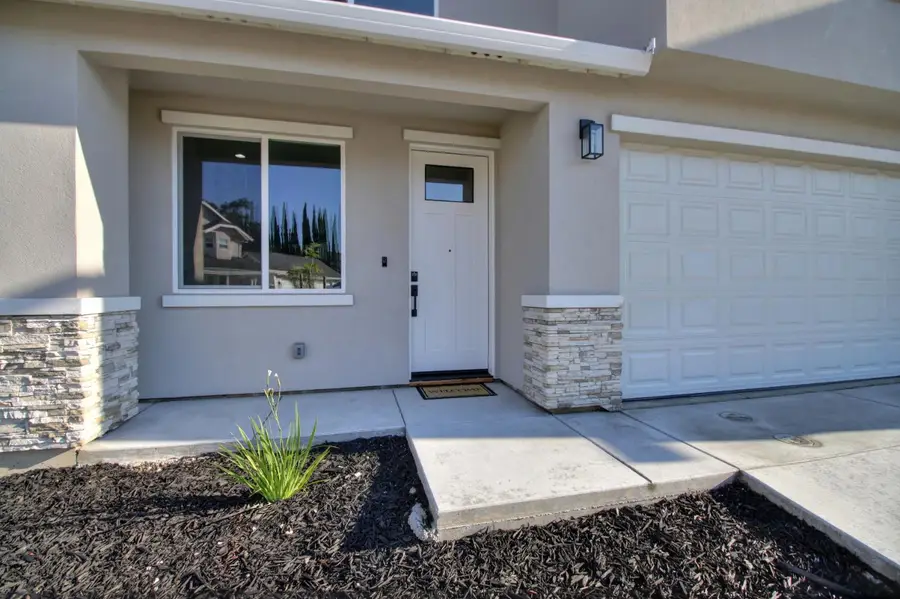 8268 Ghislaine Way, Antelope, CA 95843 - Image #2