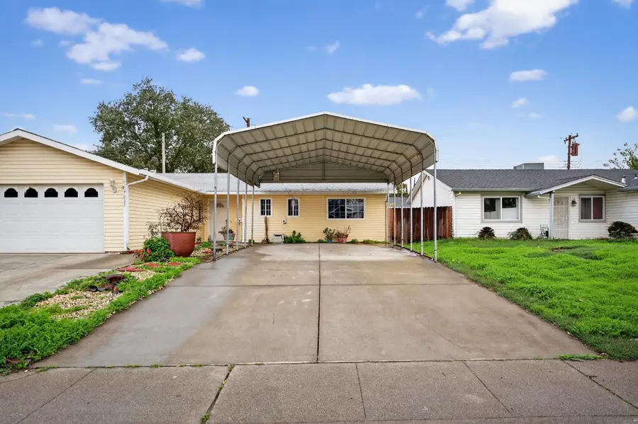 7035 Silver Knoll Street, Rio Linda, CA 95673 - Image #2