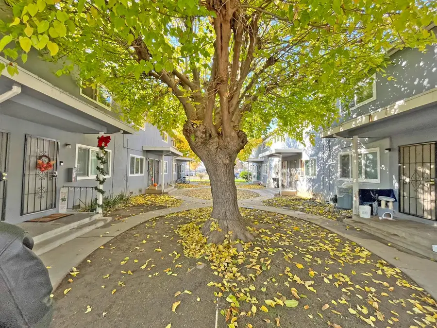 6221 39th Street, Sacramento, CA 95824 - #3