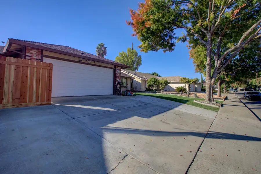 604 Kinshire Way, Patterson, CA 95363 - Image #2