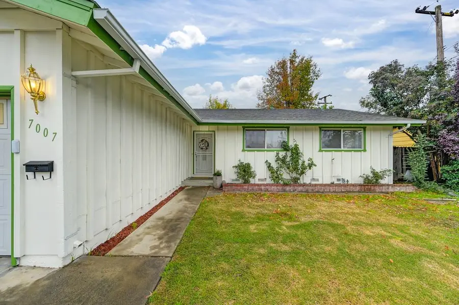 7007 Uranus Pkwy, Sacramento, CA 95823 - Image #3
