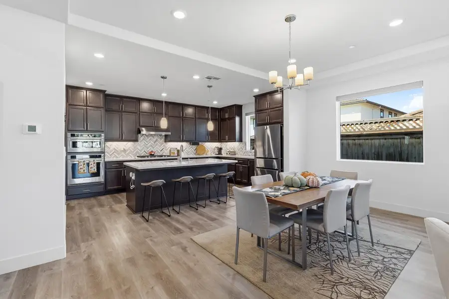 242 Mckays Point Pl, West Sacramento, CA 95605 - Image #3