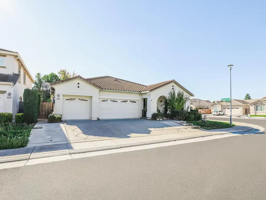 5210 Lotus Pond Way, Elk Grove, CA 95757 - Image #3