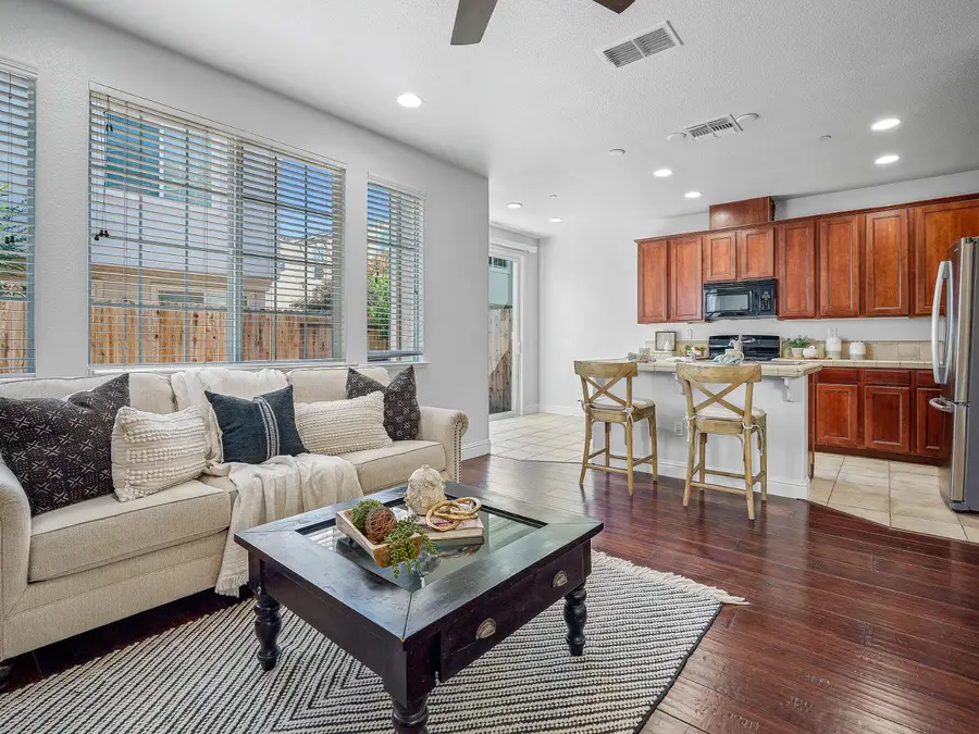 1703 Ferry Circle, Folsom, CA 95630 - Image #2