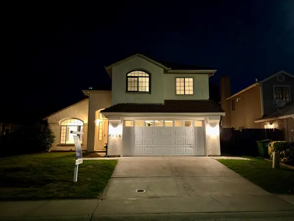 9456 Soaring Oaks Drive, Elk Grove, CA 95758