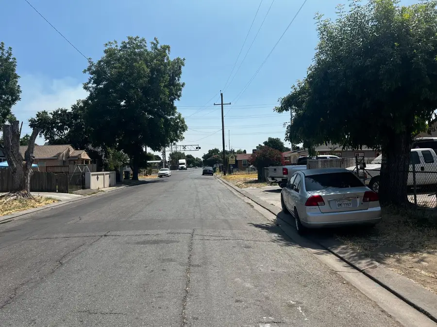 1804 E Flora, Stockton, CA 95205 - Image #3