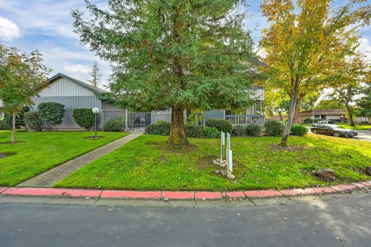 8004 Briar Ridge Lane, Citrus Heights, CA 95610 - Image #1