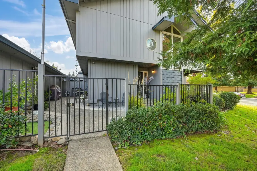 8004 Briar Ridge Lane, Citrus Heights, CA 95610 - Image #2