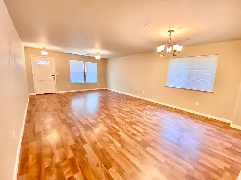 131 Mcdaniel Circle, Sacramento, CA 95838 - Image #2