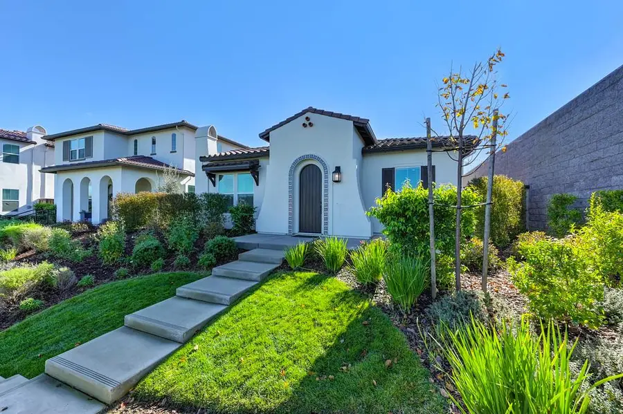 2341 Bronze Star Way, Sacramento, CA 95818 - Image #2