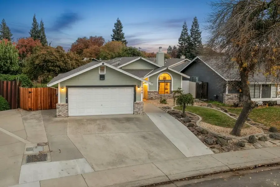 908 Deer Park Drive, Modesto, CA 95358 - Image #2