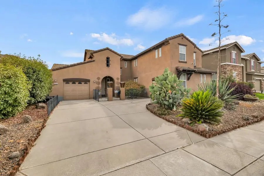 9324 Miko Circle, Elk Grove, CA 95624 - Image #2